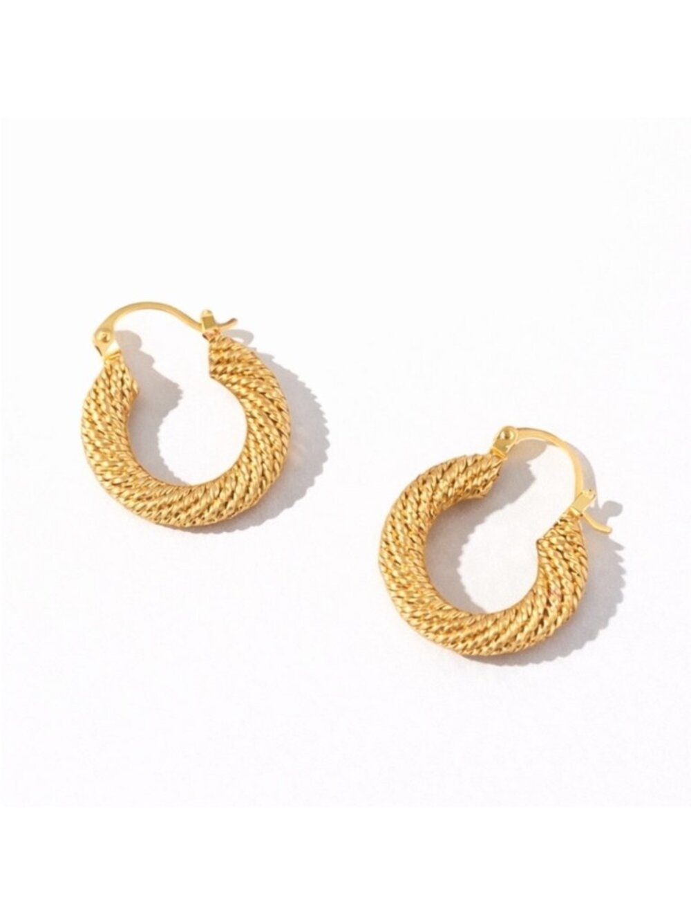 New! Gold Plated Presley Hoop Earrings (3004) NWOT